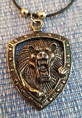 4. Medalion Lion (leu)