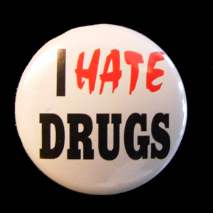 Insigna mica I HATE DRUGS