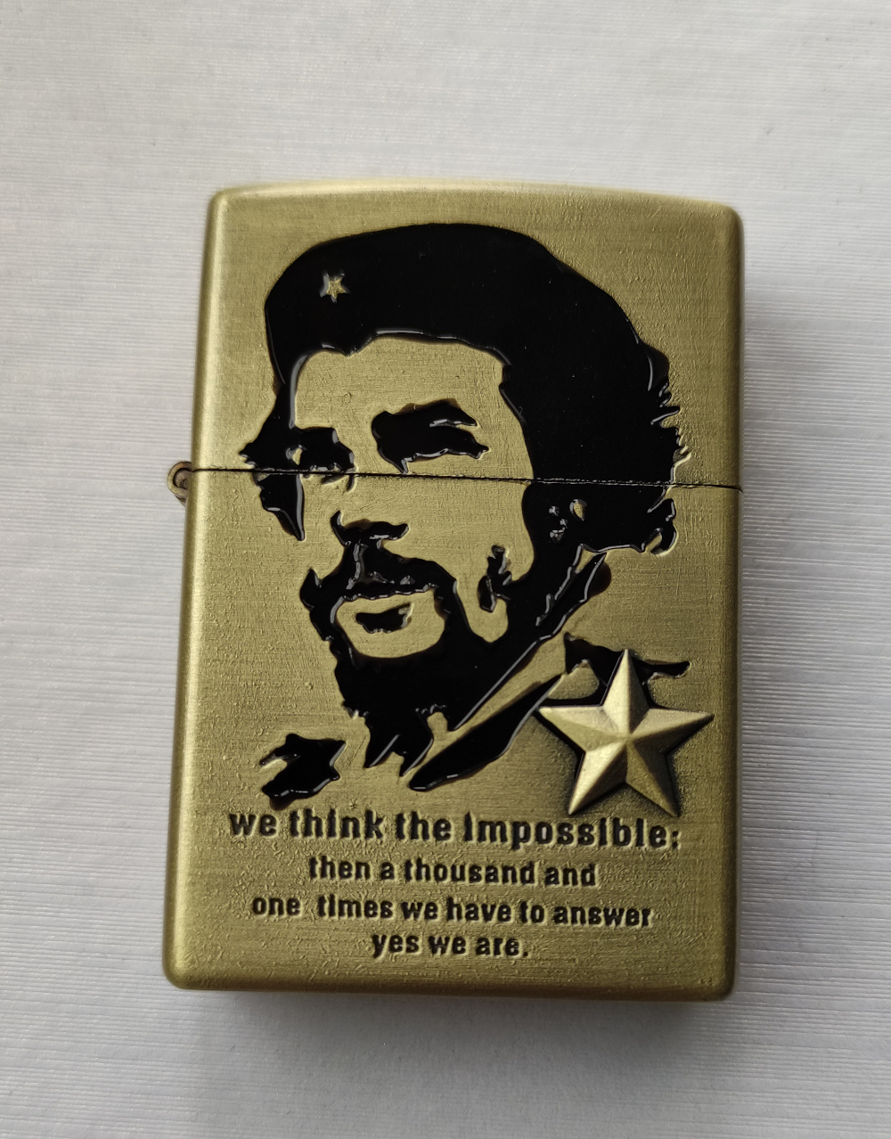 Bricheta aurie tip Zippo Che Guevara model 1