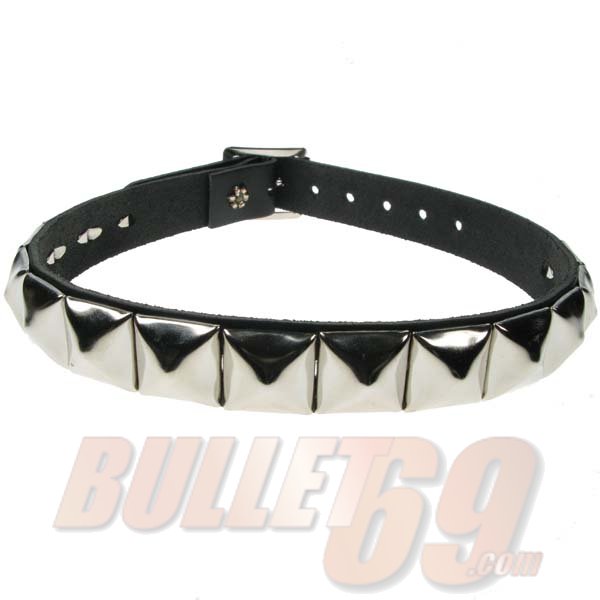 Chocker (zgarda) punk de piele cu un rand de piramide  NB003