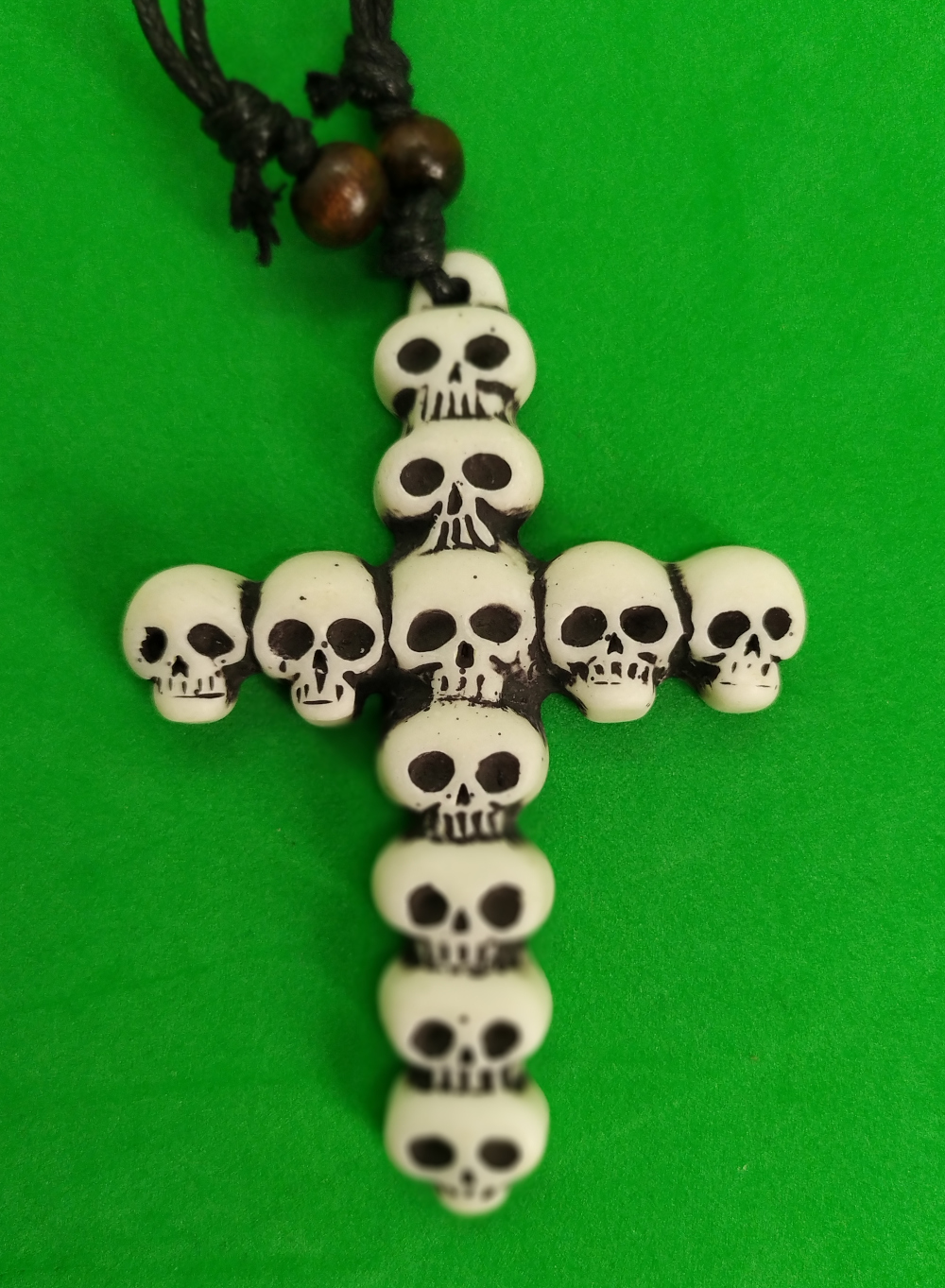 Medalion de rasina SKULLS CROSS