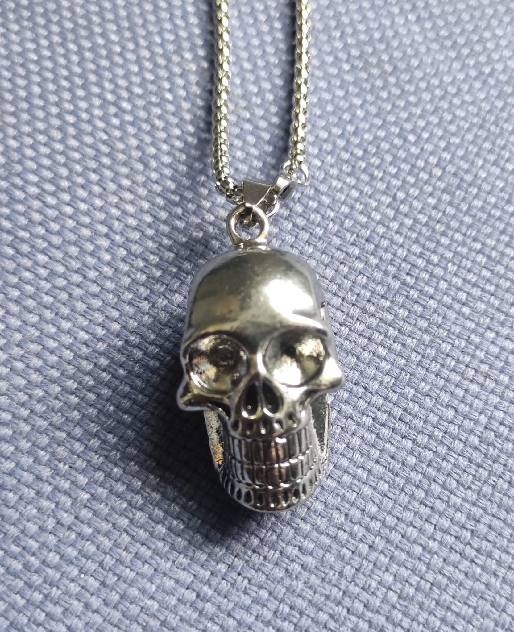 Medalion Solid Rock BIG SKULL