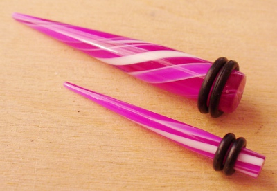 Taper con magenta cu alb transparent (FTC)