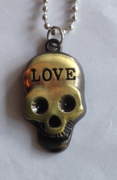 Medalion Love&Hate Jewellery  LOVE SKULL gold